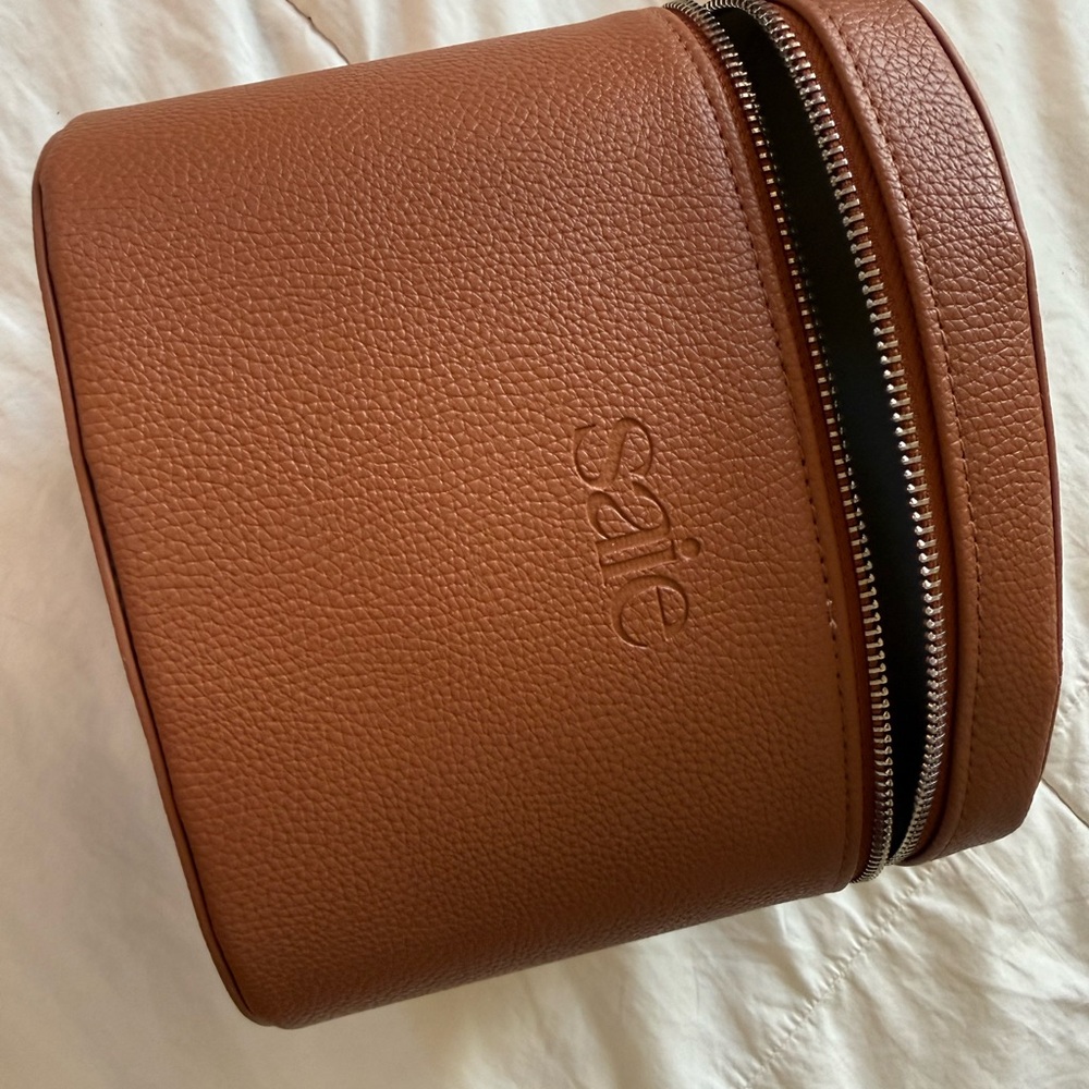 Saie The Vanity Case Toiletry Bag, Brown
